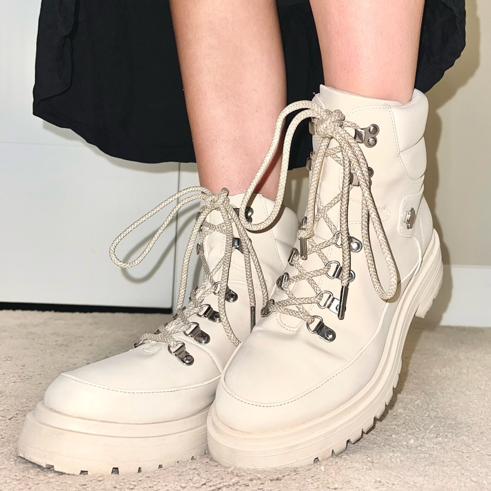 Chunky platform boots
